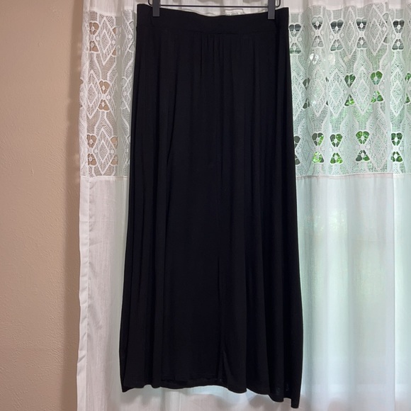 Lapis Skirt Size Large - Picture 2 of 5